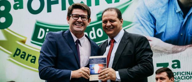 IEADJO lança revista Conhecendo o Amor de Deus em Grego e Francês